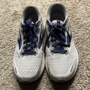 Brooks Adrenaline 22